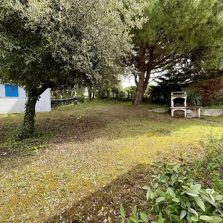 Charmante Maison De Village A Saint-georges-d'oleron, Proche De La - Fr-1-246a-251 Feriehus